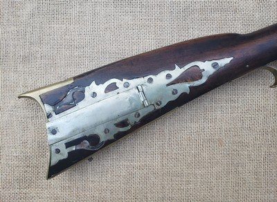 ANTIQUE INCISE CARVED .45 FULLSTOCK BLACK POWDER MUZZLELOADER READING / BERKS COUNTY (?) PENNSYLVANIA KENTUCKY LONGRIFLE RIFLE - Image 3 of 15