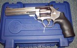 Smith & Wesson 686 PLUS Distinguished Combat Magnum 6