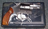Smoth & Wesson Model 60
CHIEF'S SPECIAL .38 Spl. Cal. - 2 of 3