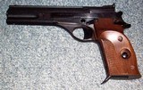 Beretta Model 76W TARGET pistol . 22 Cal. - 1 of 5