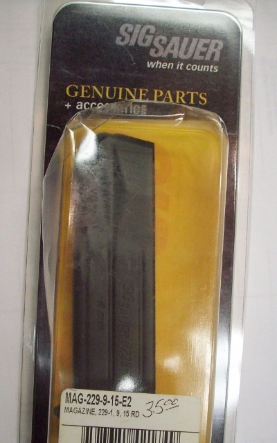 Sig Sauer 229 mag. NEW