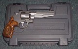 Smith & Wesson Model 627-5
PERFORMACCE CENTER 8 SHOT .357 Mag. - 2 of 6