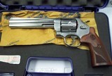 Smith & Wesson 629 DELUXE .44 MAGNUM - 1 of 3