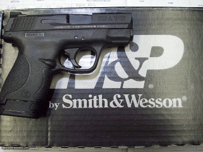 Smith & Wesson Performance Center Shield