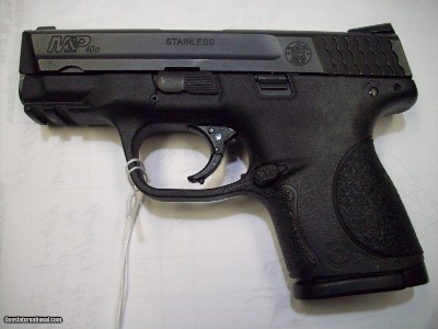 Smith & Wesson M&P40 - Image 1 of 2