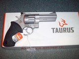 Taurus Model 608
.357 mag. 8 shot - 1 of 3