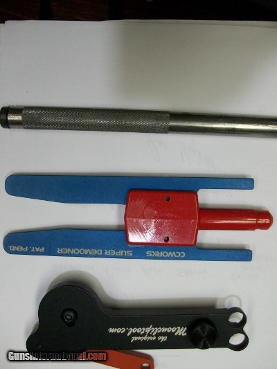 Moonclip loaders & unloaders