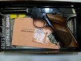 Colt Woodsman
SPORT 22 Cal.