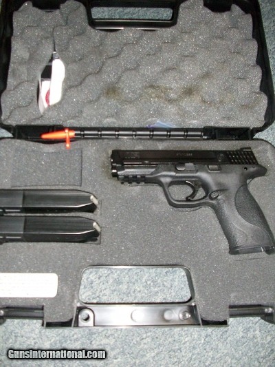 Smith & Wesson M&P9 - Image 2 of 4