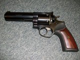 Ruger GP 100 LIPSEY's EXCLUSIVE
.44 Spl. - 3 of 5