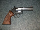 Smith & Wesson 686-4
.357 MAG. - 2 of 2