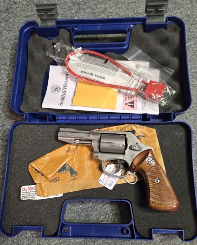 Smith & Wesson Model 60-5 PRO SERIES 357 Magnum. - Image 1 of 6