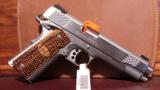 Kimber	Stainless Raptor II	.45acp- 3 of 4