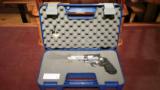 Smith & Wesson Model 460V .460 S&W - 1 of 4