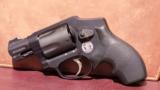 Smith & Wesson M&P 340 .357 Magnum - 2 of 4