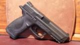 Smith & Wesson M&P 40 .40 S&W - 4 of 4