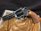 Colt Diamondback .22 LR w/ Original Early Box - 3 of 5