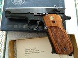 Smith Wesson Model 39-2 AS new in original box!! - 5 of 13