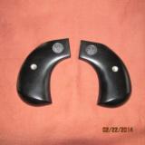 RUGER NVAQUERO BIRDS HEAD SINGLE ACTION EBONY GRIPS - 1 of 2