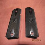 RUGER1911 CUSTOM CHECKERED GRIPS - 1 of 2