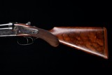 Truly Exceptional and exceedingly rare Holland and Holland Dominion Grade 8 Bore shotgun with fantastic custom Huey case - A wonderful big bore! - 5 of 14