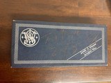 Near mint Smith & Wesson Model 19 .357mag with original box - 3 of 3