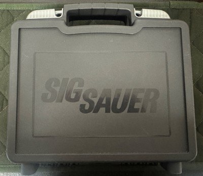 Excellent Sig Sauer P226 9mm with case and extra magazine - Image 5 of 5