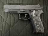 Excellent Sig Sauer P226 9mm with case and extra magazine - Image 2 of 5