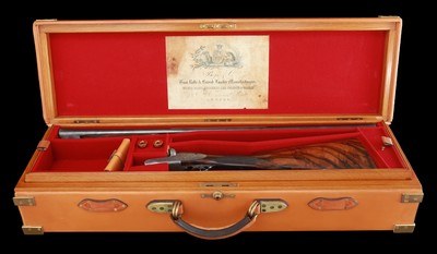 Absolutely fantastic true pair of Round Body Boss Best Quality 30" Lightweight 12ga Pair w/ case - Image 22 of 23