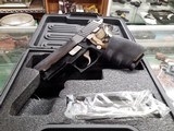 SIG SAUER P229 40S@W - 2 of 2