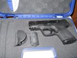 SMITH & WESSON M&P40C - 1 of 2