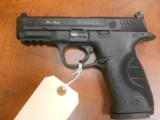 SMITH & WESSON M&P 40 - 2 of 3