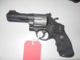 SMITH AND WESSON 329PD 44MAG
- 2 of 2