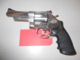 SMITH AND WESSON 629-6 44MAG
- 2 of 2