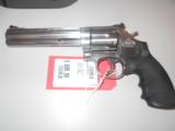 SMITH AND WESSON 686-6 357MAG
- 1 of 2