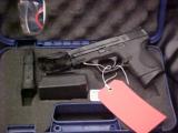 SMITH & WESSON M&P 40C - 1 of 4
