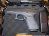 GLOCK 17 RTF2 9MM GRAY FRAME VICKERS TACT FIBER SIGHT - 1 of 1
