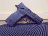 
Smith & Wesson M&P22 Compact Pistol 108390, 22 LR - 1 of 4