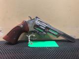 SMITH & WESSON 29-2, 44 MAG,
NICKLE FINISH
- 4 of 15