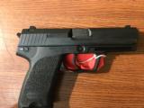 Heckler & Koch USP40 Standard DA/SA Pistol w/Safety 704001A5, 40 S&W - 2 of 5