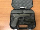 GLOCK 22 GEN4 .40 S&W- 1 of 5