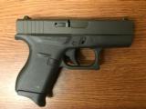 
Glock 42 Slimline Subcompact Pistol UI4250201, 380 ACP - 2 of 6