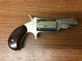 NORTH AMERICAN ARMS POCKET REVOLVER .22 MAG - 2 of 6