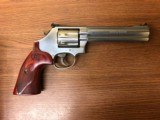 Smith & Wesson 686 Plus Deluxe Revolver 150712, 357 Mag - 2 of 5