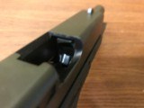 Glock 23 Gen 3 Compact Semi Automatic Pistol .40 S&W - 3 of 5