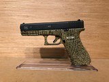 GLOCK G17 SEMI-AUTO PISTOL GATORY SKIN WRAP 9MM - 1 of 6