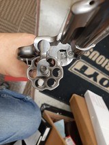 SMITH & WESSON MODEL 629-5 SS .44 MAG - 9 of 11