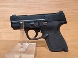 Smith & Wesson M&P Shield M2.0 Pistol 11808, 9mm - 1 of 7