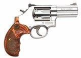 Smith & Wesson Model 686 PLUS - Distinguished Combat Magnum 357 Mag 150713 - 1 of 1