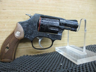 SMITH & WESSON MODEL 36 CHIEF ENGRAVED .38 SPL 150184ENGRAVED